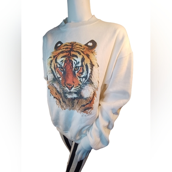 Tiger Crewneck Sweatshirt - Picture 4 of 8